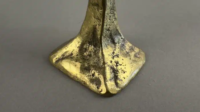 Heinz Goll - Messing . Brutalistischer Kerzenständer Ausführung Gießerei "Kurt Jesch" Bleiburg, H 20 cm – Bild 4