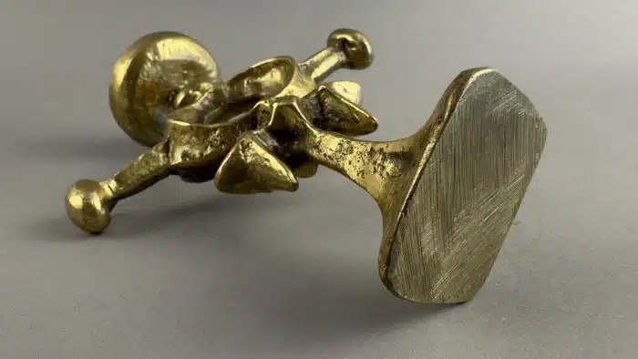 Heinz Goll - Messing . Brutalistischer Kerzenständer Ausführung Gießerei "Kurt Jesch" Bleiburg, H 20 cm – Bild 6