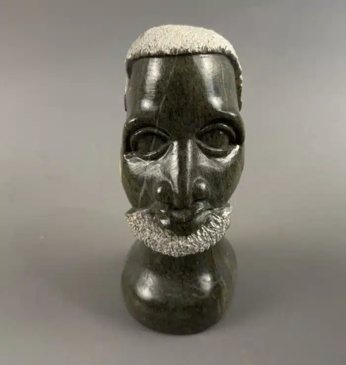 Afrikanische Steinskulptur Büste H 18 cm – Bild 2
