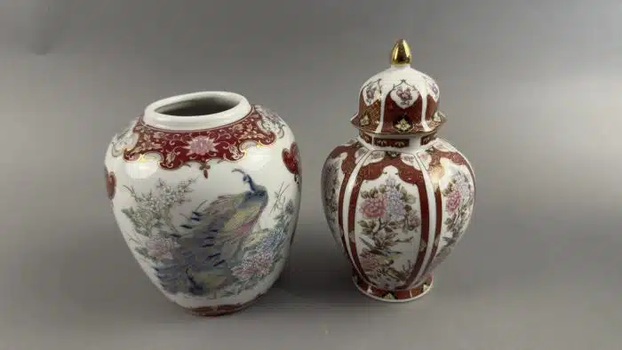 Vase und Deckelvase - Japan H. ca. 15 cm