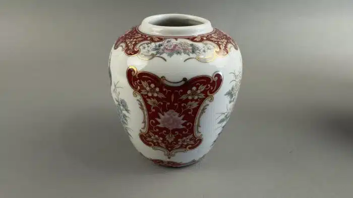 Vase und Deckelvase - Japan H. ca. 15 cm – Bild 4