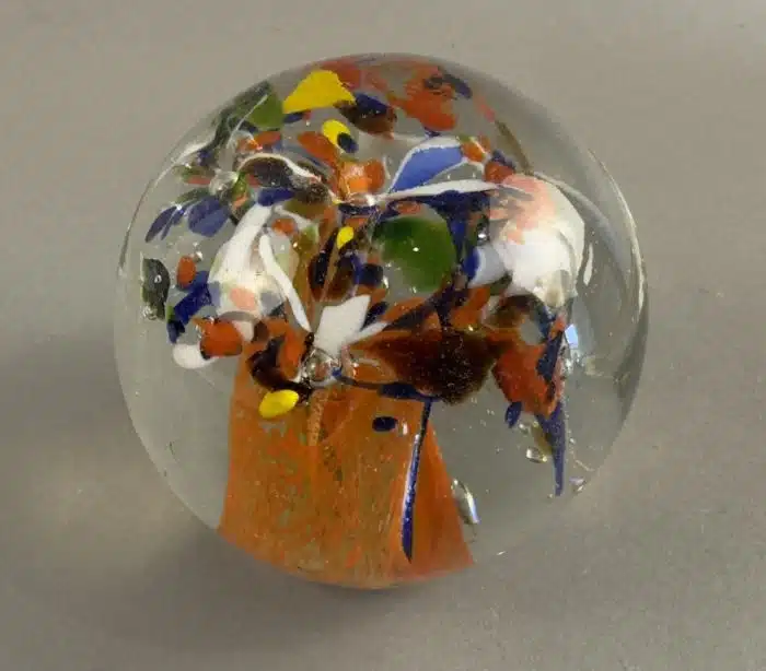 Murano Style Art Glaskugel Briefbeschwerer H. 7cm