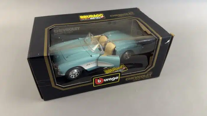 BBurago Chevrolet Corvette 1957 cod. 3024 1:18  OVP