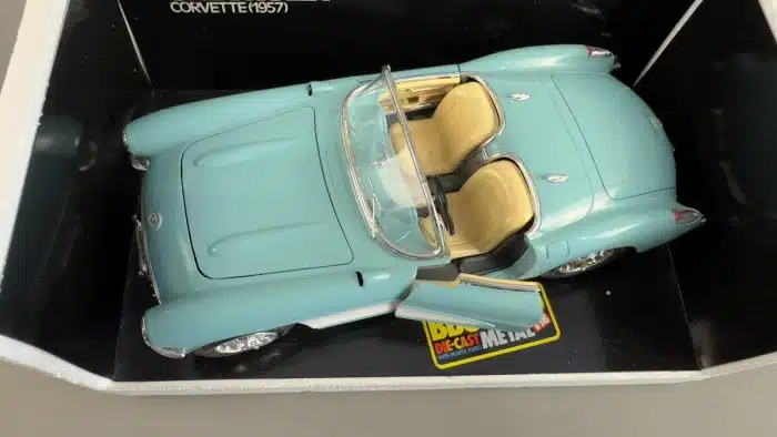 BBurago Chevrolet Corvette 1957 cod. 3024 1:18  OVP – Bild 4