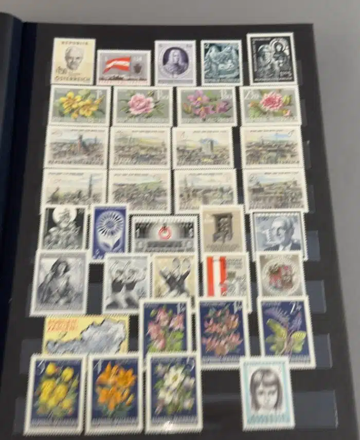Grosses Briefmarkenalbum siehe Bilder !! – Bild 2