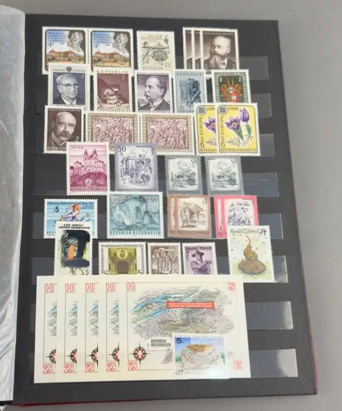 Grosses Briefmarkenalbum siehe Bilder !! – Bild 15