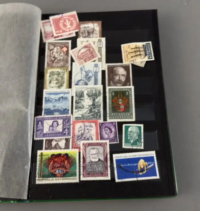 Grosses Briefmarkenalbum siehe Bilder !! – Bild 3