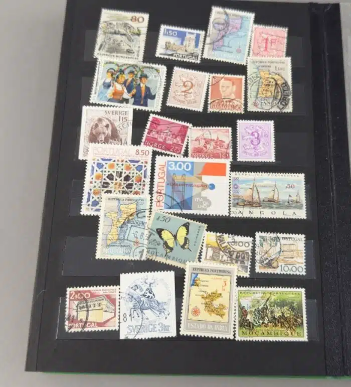 Grosses Briefmarkenalbum siehe Bilder !! – Bild 12