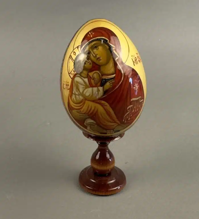 Lack-Ei Darstellung "Madonna mit Kind", Höhe ca. 18 cm, signiert
