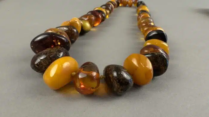 Schmuckkette mit Bernstein Elast-Armband – Bild 3