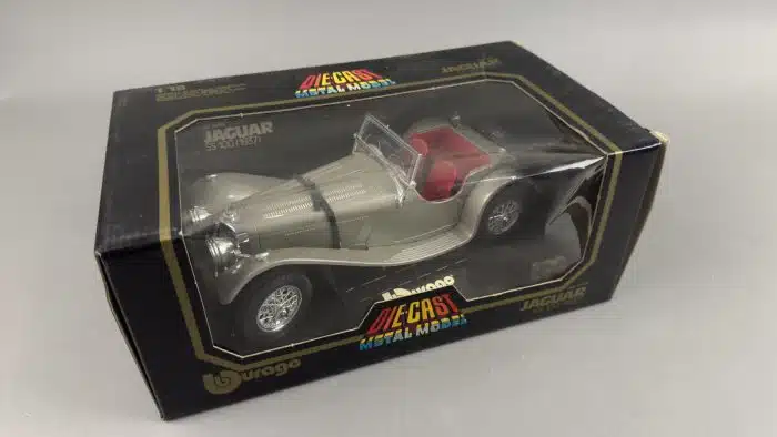 Burago Jaguar SS100 1937 1:18 Druckguss Metall Modellauto