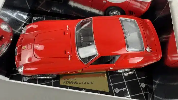 BBURAGO 3011 FERRARI 250 GTO 1962 #96 - RED 1:18  – Bild 3