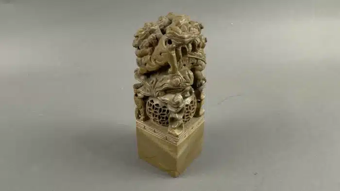 Skulptur eines chinesischen Foo Dogs ,  H 15 cm – Bild 4