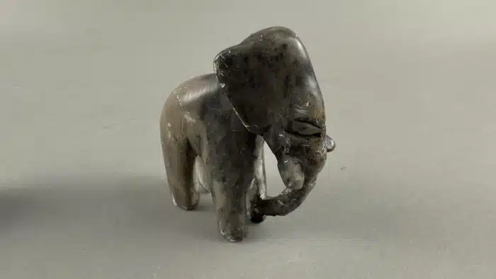 Drei geschnitzte Skulpturen – Bild 3