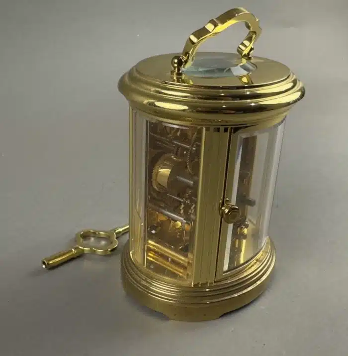 Miniatur Reisewecker "Matthew Norman" Schweiz um 1980, gepflegter Zustand, 1 Schlüssel, H 10 cm – Bild 7