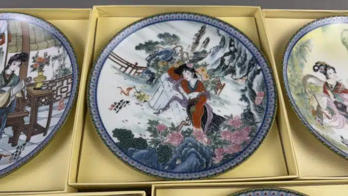 7 Stück Kaiserliches Jingdezhen-Porzellan – -dekorative Teller - 1988 - limitierte Auflage – Bild 4