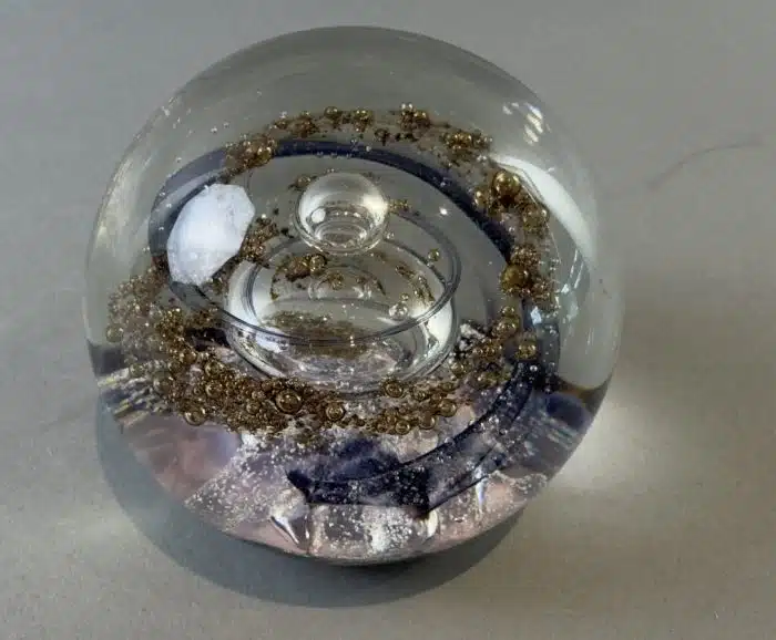 Selkirk Glass Briefbeschwerer 1993, signiert