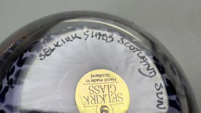 Selkirk Glass Briefbeschwerer 1993, signiert – Bild 5