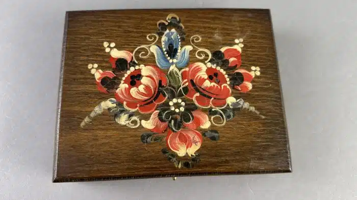 Schmuckkästchen - Schatzkiste mit Münzen 18x15 cm H 5 cm – Bild 2
