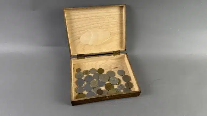 Schmuckkästchen - Schatzkiste mit Münzen 18x15 cm H 5 cm – Bild 3