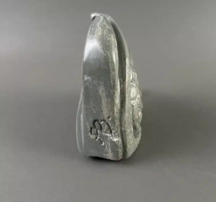 Steinskulptur mit Künstlermonogramm H 15cm – Bild 4