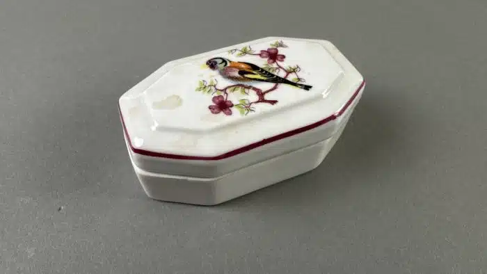 Porzellan Deckeldose Hollohaza Ungarn L. 8,5 cm