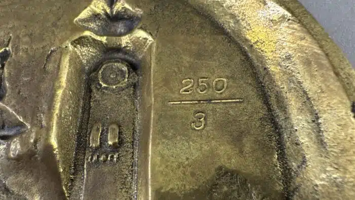 Heinz Goll -  Messing - Wallfahrtskirche Heiligen Grab - Bleiburg - Ausführung Gießerei "Kurt Jesch" Bleiburg, Dm. 15 cm – Bild 5