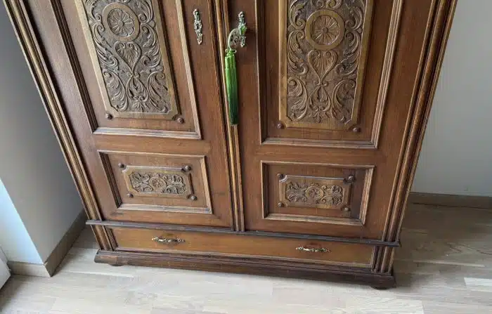 Altdeutscher Schrank - Kasten mit Regalfächer Antik mit Schnitzerei H 201 cm B 132 cm T 72 cm – Bild 4