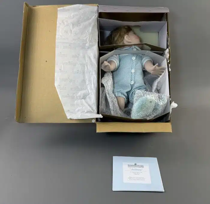 Jeffrey -The Ashton Drake Galleries Porzellanpuppe Künstlerpuppe, original Zertifikat. OVP