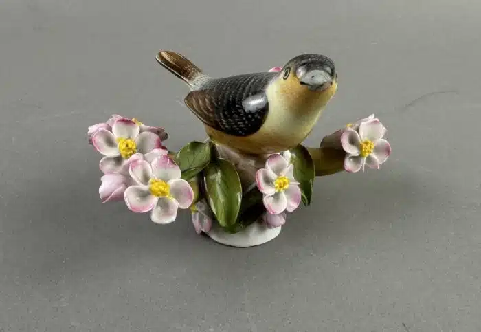 Herend Vogel Porzellan, bunt staffiert,  blaue Marke, restauriert.