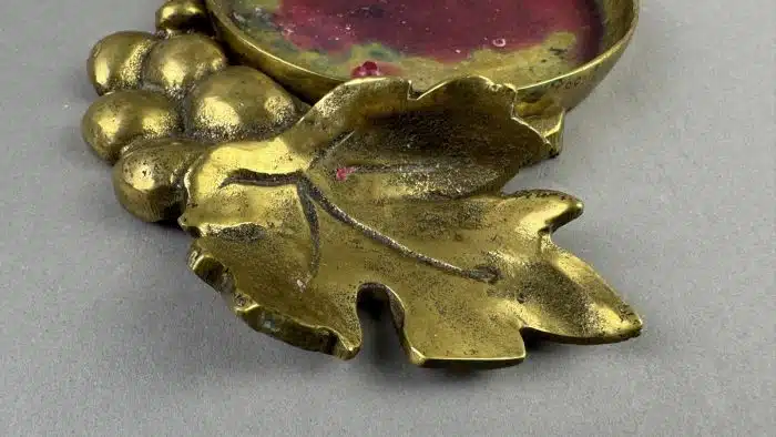 Heinz Goll -  Messing - Kerzenhalter in Form eines Blattes - Ausführung Gießerei "Kurt Jesch" Bleiburg, Dm. 18 cm – Bild 3