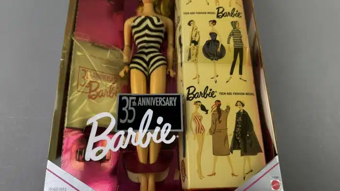 35th Anniversary Blonde 1993 Barbie Puppe in OVP – Bild 7