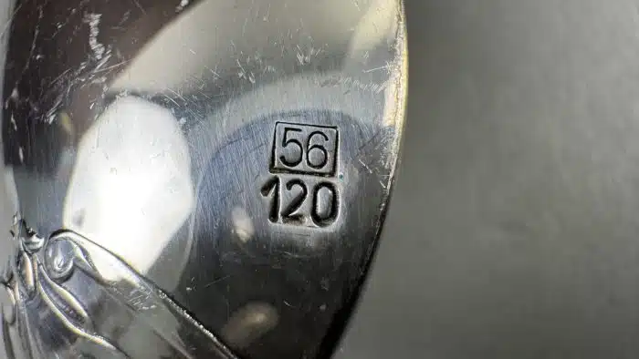 Berndorf - Vorspeise-, Hauptspeise- Besteck für 6 Personen, Metall versilbert, je 6 Messer, Gabeln, Löffel, Kaffeelöffel und Kuchengabeln (im Seitenfach) in Holz Besteckkasten, Firmenzeichen, Monogramm, Siehe Bilder – Bild 9
