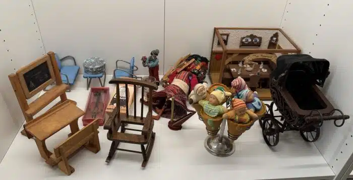 Teile für die Puppenstube - Siehe Bilder