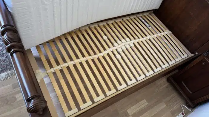 Gründerzeit Schlafzimmer 2 Betten 190x90 cm mit Lattenrost und Matrazen + 2 Nachtschränke 48x40 H 82 cm – Bild 15