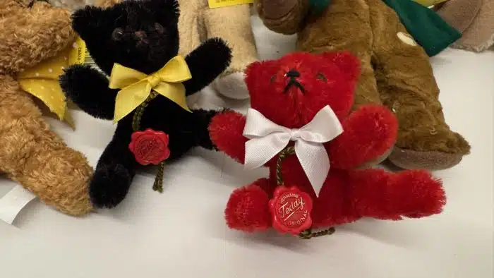 Posten Hermann Teddy und Spielzeugsammlung – Bild 2