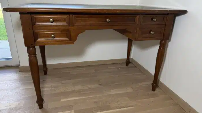 Schreibtisch - Schreibfläche mit grünem Belag, 5 Schubladen, eleganten gedrechselten Beine  126x77 cm H 79 cm – Bild 6