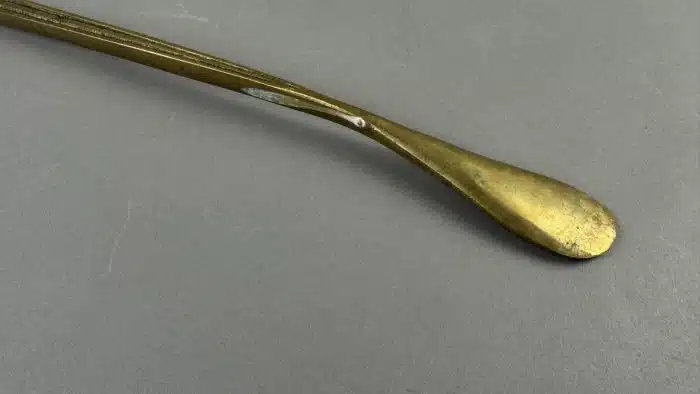 Heinz Goll -  Messing - Schuhlöffel mit Eulenkopf - Ausführung Gießerei "Kurt Jesch" Bleiburg, L. 52 cm – Bild 5