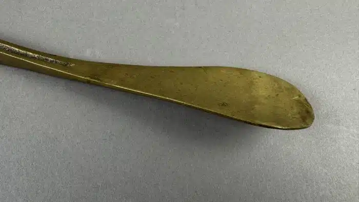 Heinz Goll -  Messing - Schuhlöffel mit Eulenkopf - Ausführung Gießerei "Kurt Jesch" Bleiburg, L. 52 cm – Bild 6