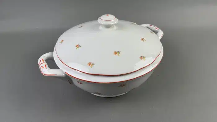 Vintage Suppenterrine aus Sudetenland RHC Prozellan mit kleinen Blümchen