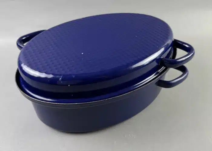 Bräter oval mit Deckel