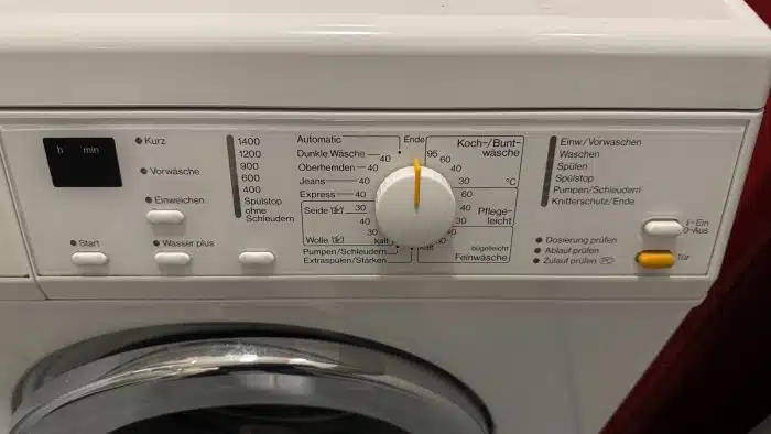 Miele Waschmaschine softtronic W 3241 - 60x60 H 87 cm – Bild 3
