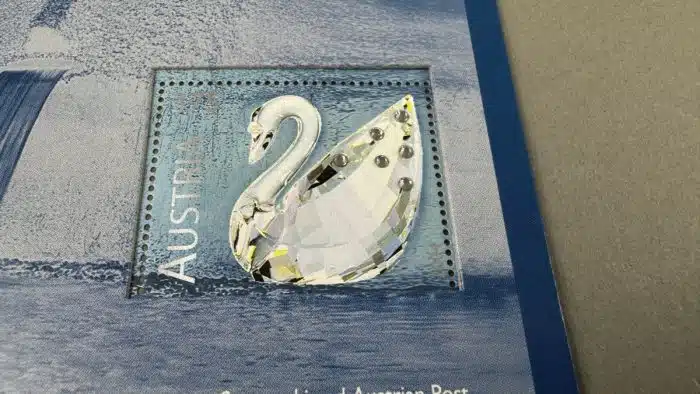 Briefmarken (Block) aus 2004 - Swarovski - Marke mit Kristall – Bild 3