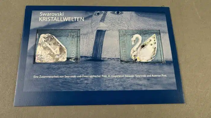 Briefmarken (Block) aus 2004 - Swarovski - Marke mit Kristall
