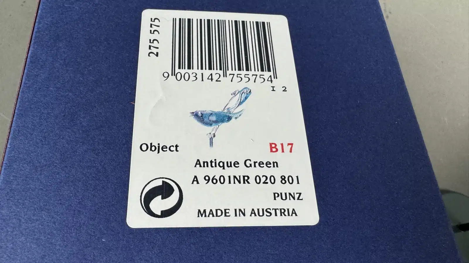 Swarovski Kristallfiguren "Vögel + Baum". Alles neu und originalverpackt, 12 Vögel in originaler Verpackung und ein großer Baum, Swarovski Crystal Tropical Birds And Paradise Tree, Baum ist dunkelgrün lackiert und dient als Display für die verschiedenen farbigen tropischen Vögel. siehe Bilder !! – Bild 43