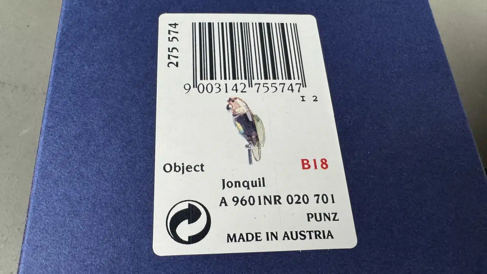 Swarovski Kristallfiguren "Vögel + Baum". Alles neu und originalverpackt, 12 Vögel in originaler Verpackung und ein großer Baum, Swarovski Crystal Tropical Birds And Paradise Tree, Baum ist dunkelgrün lackiert und dient als Display für die verschiedenen farbigen tropischen Vögel. siehe Bilder !! – Bild 52