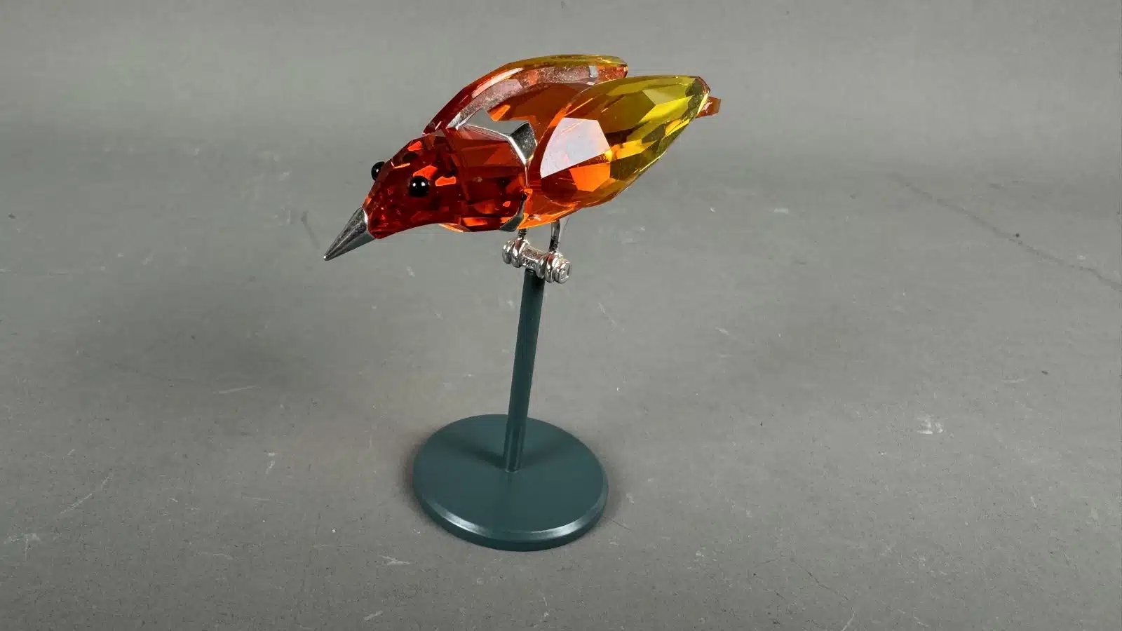 Swarovski Kristallfiguren "Vögel + Baum". Alles neu und originalverpackt, 12 Vögel in originaler Verpackung und ein großer Baum, Swarovski Crystal Tropical Birds And Paradise Tree, Baum ist dunkelgrün lackiert und dient als Display für die verschiedenen farbigen tropischen Vögel. siehe Bilder !! – Bild 53