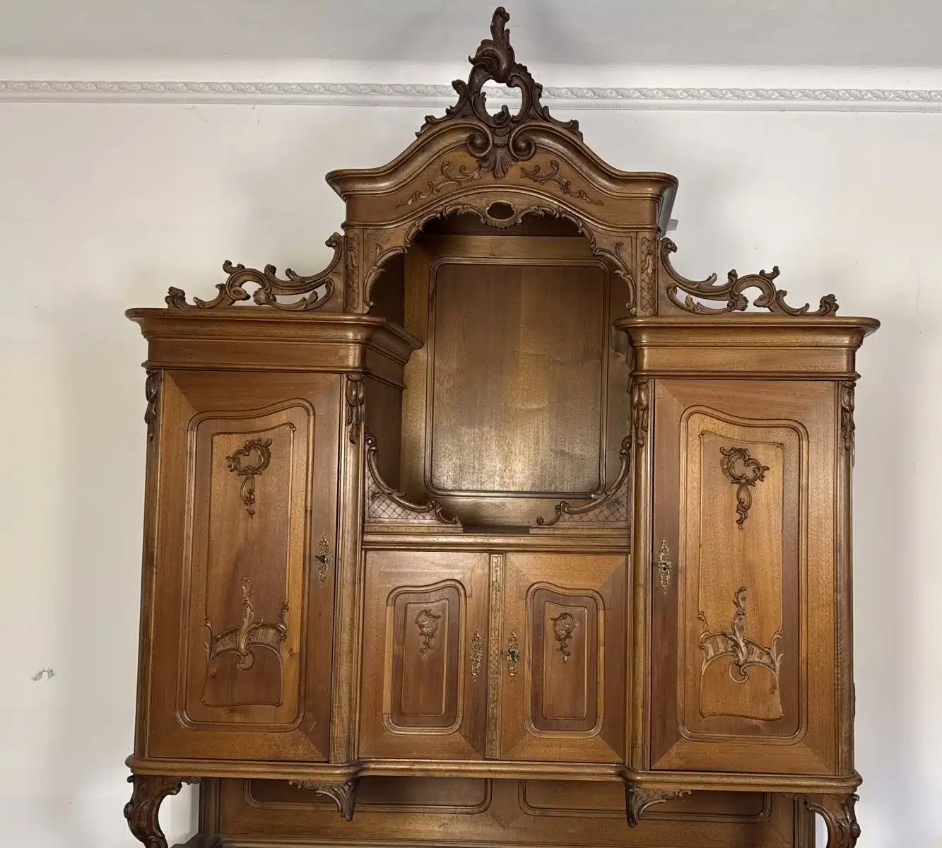 Pfeiferlbarock, Prächtige Wiener Aufsatzkredenz, wunderschönen Schnitzereien. Marmorplatte, Historismus - um 1880, Der Aufsatz kann getrennt transportiert werden. – Bild 2